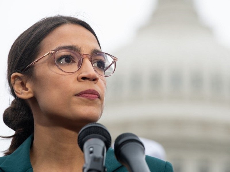 Ocasio-Cortez pidió un cambio de liderazgo demócrata en el Congreso