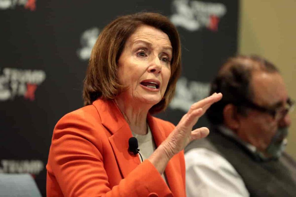 Pelosi pide dimitir al secretario de Asuntos de Veteranos