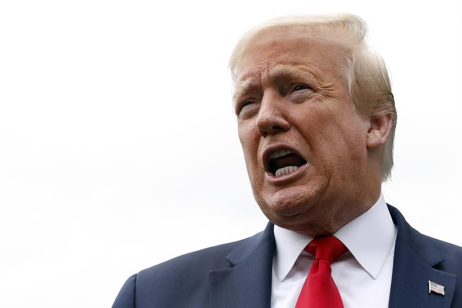 Seguidores de Trump organizan toma de posesión digital paralela a la de Biden