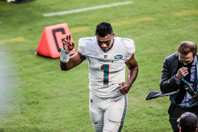 Tagovailoa dirige victoria de los Dolphins