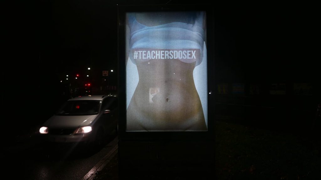 #Teachersdosex: la campaña que apoya a una maestra despedida en Italia