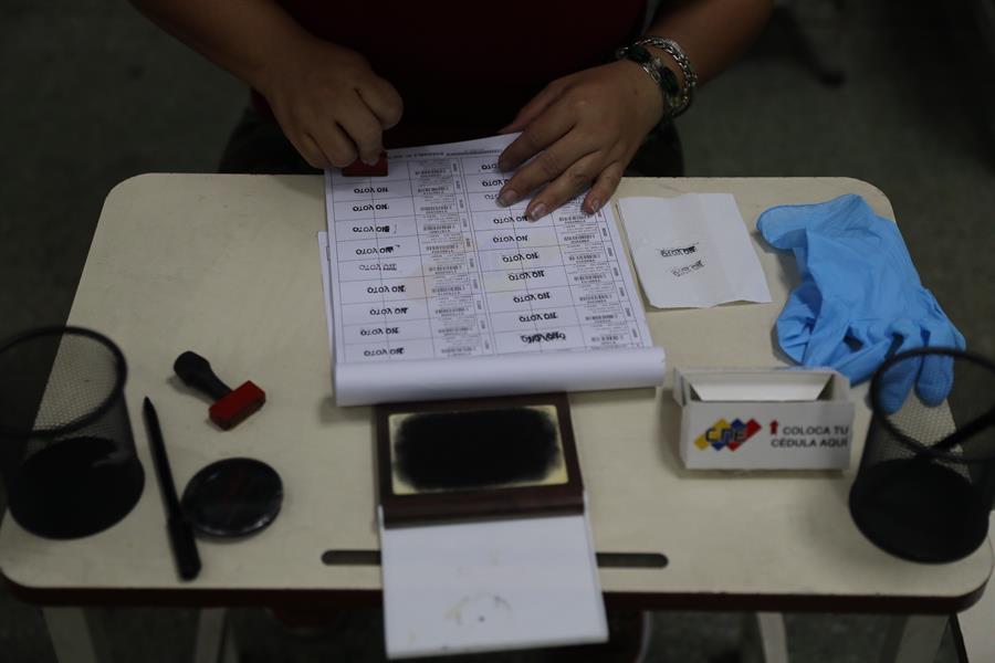 EEUU condena "farsa" electoral, al igual que más de 16 países y organismos