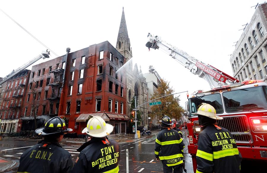 Un grave incendio dañó la iglesia centenaria Middle Church de Nueva York