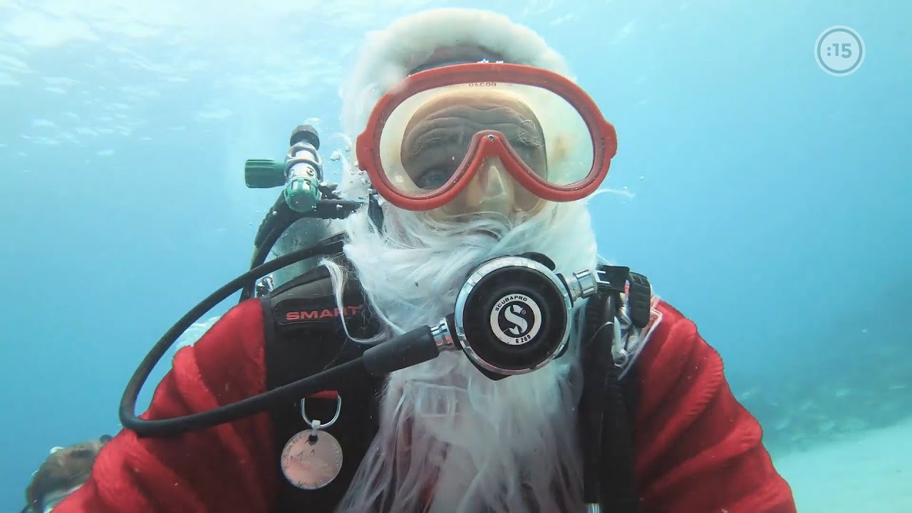Mira cómo Santa Claus se sumergió para llevar la Navidad a los Cayos de Florida