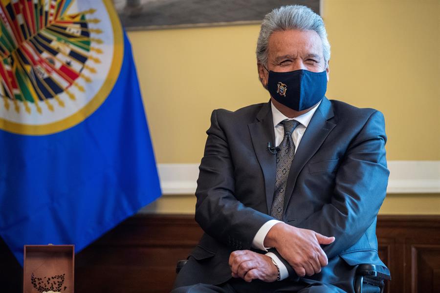 Avión presidencial de Ecuador aterriza de emergencia y atrasa vuelta de EEUU