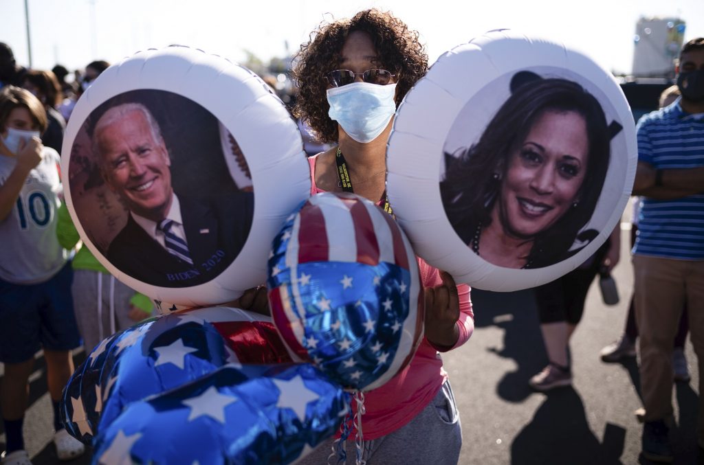 6 de cada 10 estadounidenses tiene una opinión favorable de Biden