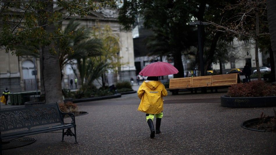Aluviones y evacuaciones, el saldo del sistema frontal que afecta a Chile