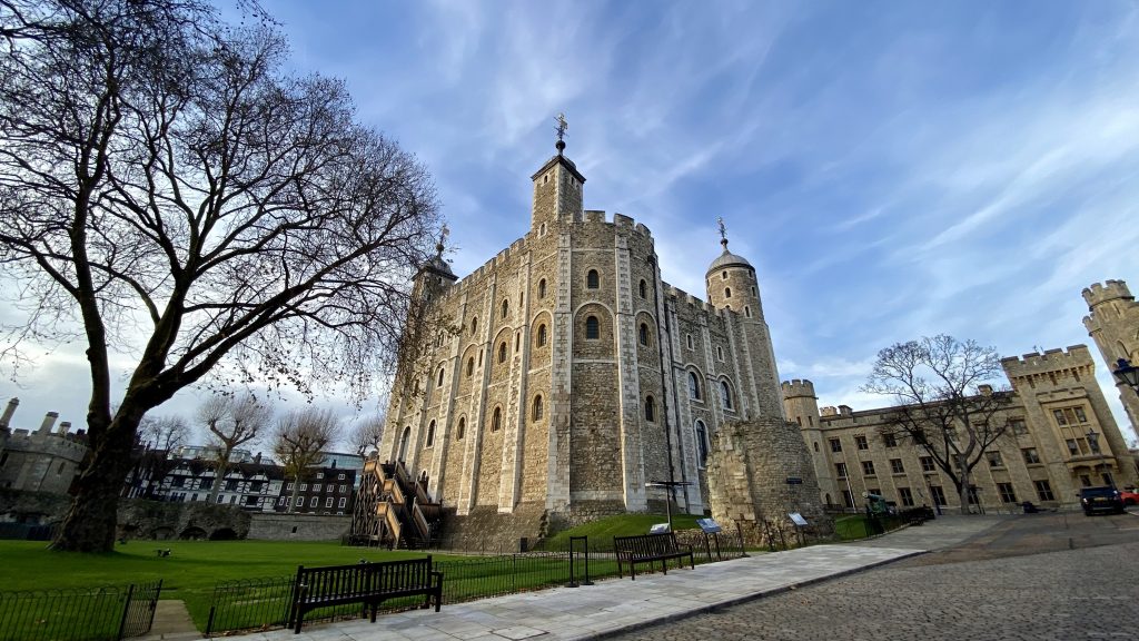 ¿Qué relación guardan los cuervos y la Torre de Londres con la caída del imperio británico?