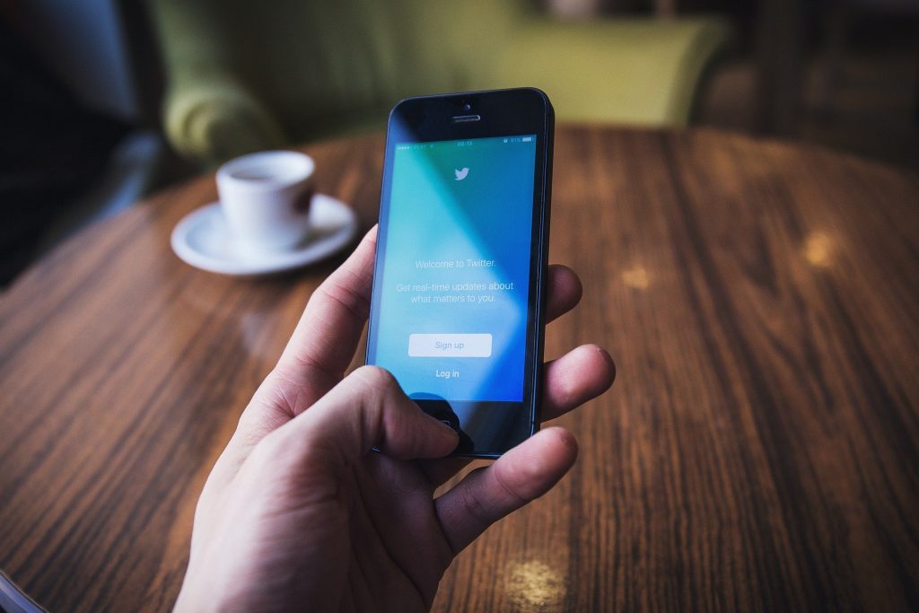 Twitter ha suspendido más de 70.000 cuentas con contenido sobre Qanon