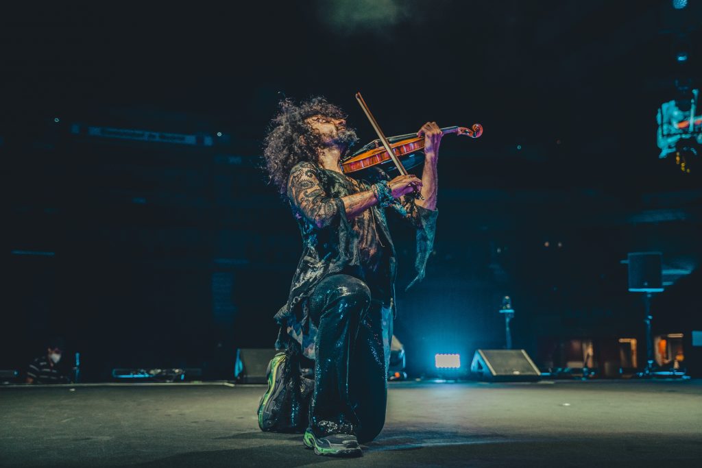 “Ojalá hayamos aprendido algo”: el violinista Ara Malikian reflexiona sobre la pandemia
