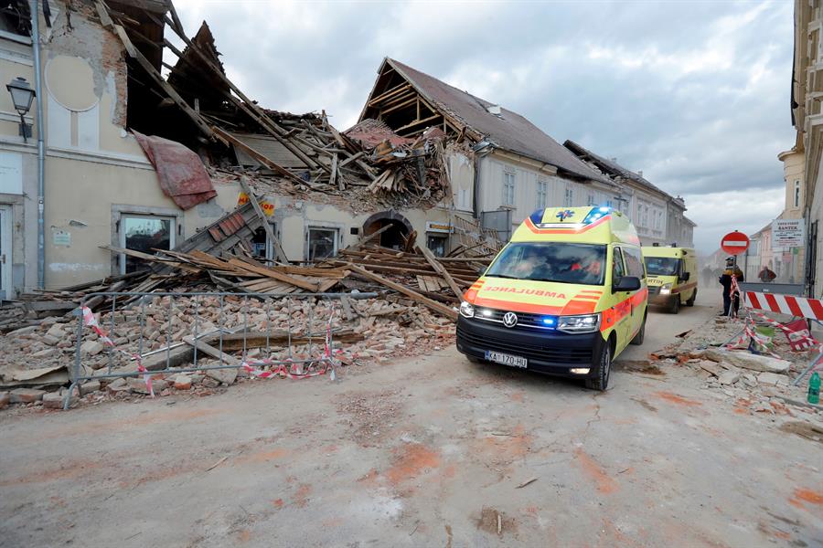 Miles de croatas afectados por el terremoto comenzaron el 2021 sin techo