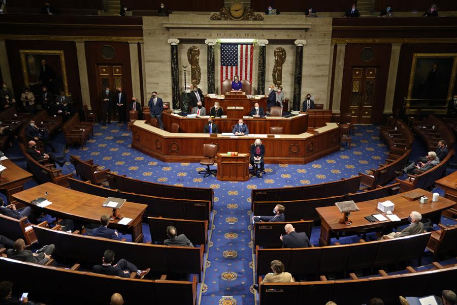 "El Senado no será intimidado": Mitch McConnell reanudó la sesión con la voluntad de ratificar a Biden