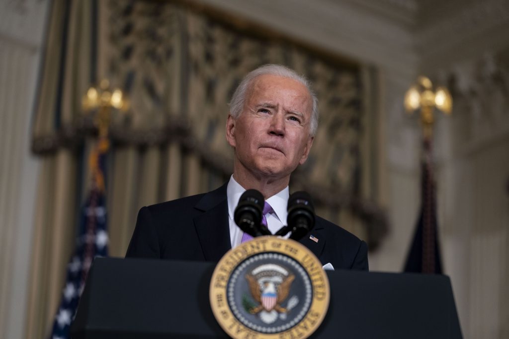 Biden anuncia que EEUU dejará de apoyar operaciones en Yemen