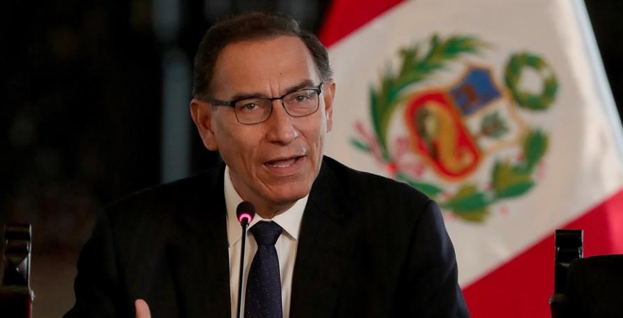 En secreto y por cortesía: así administraron vacunas a altos funcionarios de Perú