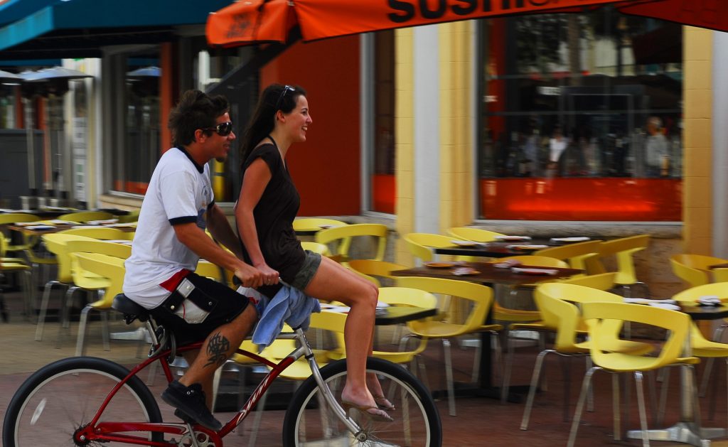 Florida recibió 86,7 millones de turistas en 2020, un 34 % menos por la pandemia