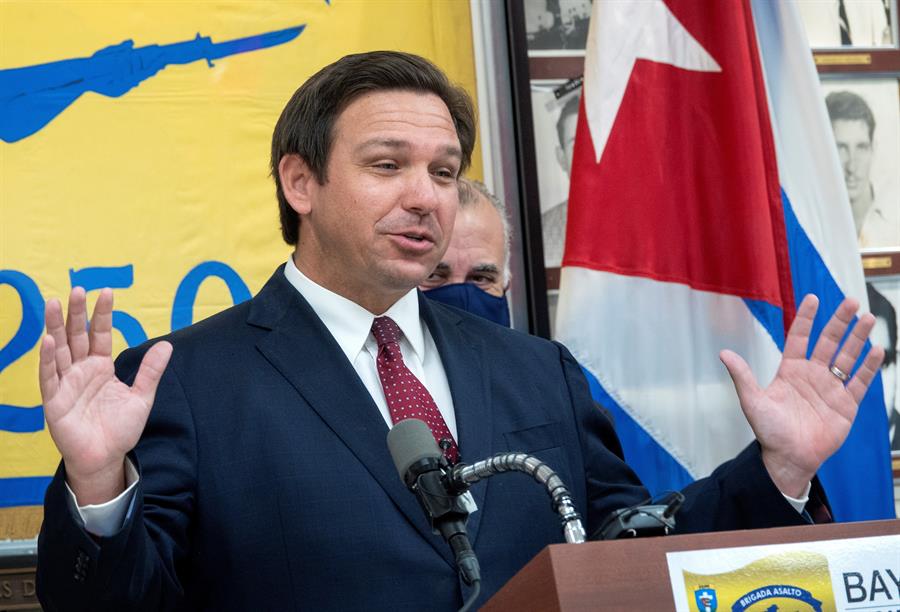 Florida recibirá 325.000 vacunas esta semana, según DeSantis