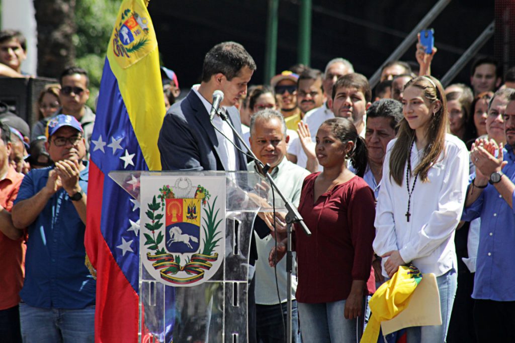 Guaidó desestima denuncia sobre desactivado ataque con bombas al Parlamento