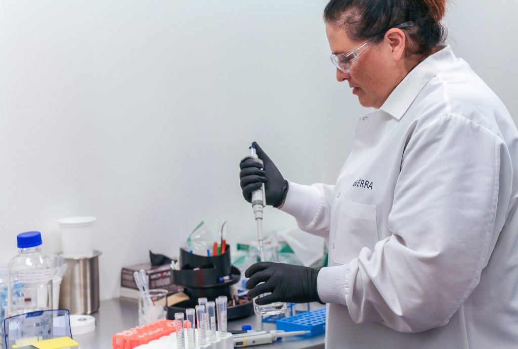 UNESCO reconoce el aporte de las mujeres a la ciencia en su día