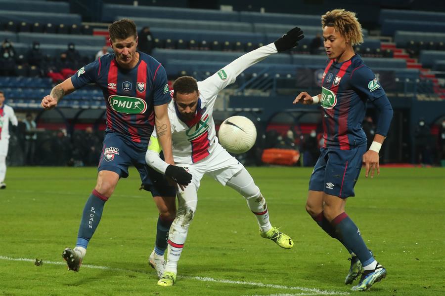 Neymar se lesionó a 6 días de enfrentarse al FC Barcelona