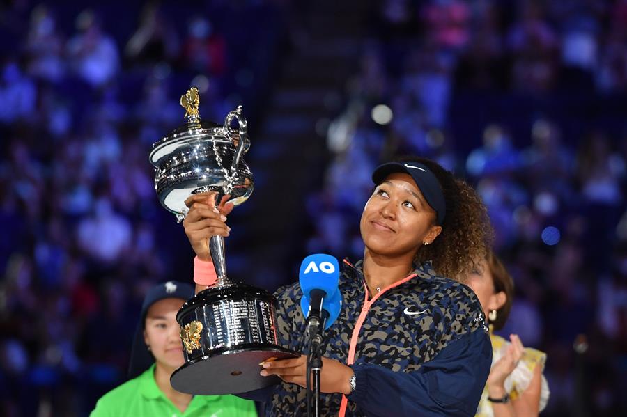 Osaka impone su ley ante la novata Brady para llevarse la final