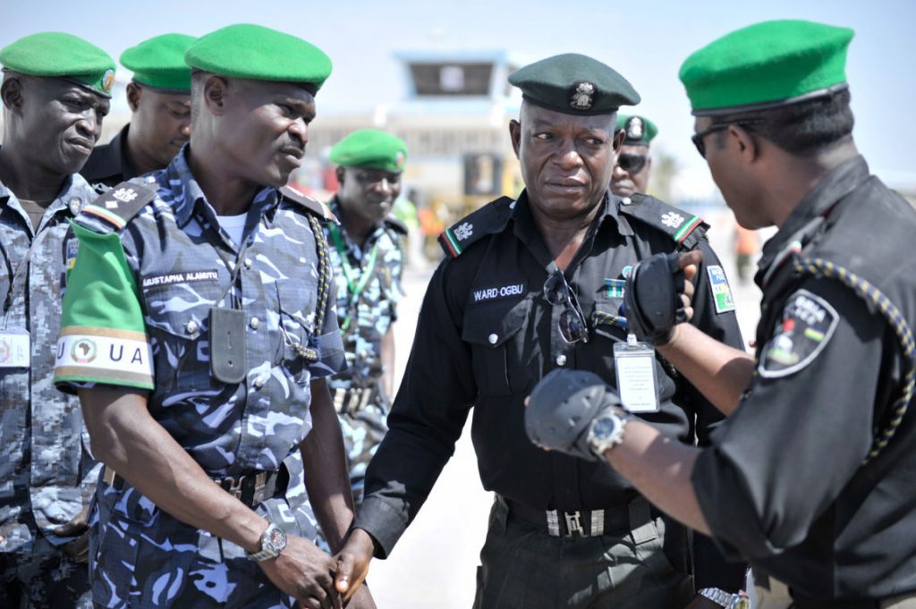 Policía lanza búsqueda de las 317 alumnas secuestradas en colegio de Nigeria