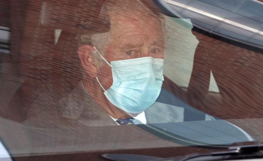 El príncipe Charles visitó a su padre, el duque de Edimburgo, en el hospital