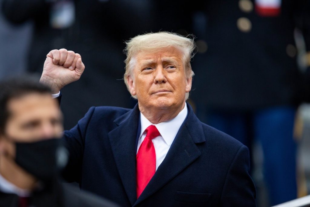 Dinero y datos: las armas de Trump para luchar por el control del Partido Republicano