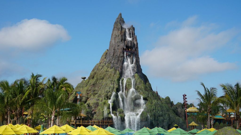 El parque Universal's Volcano Bay reabrirá este sábado