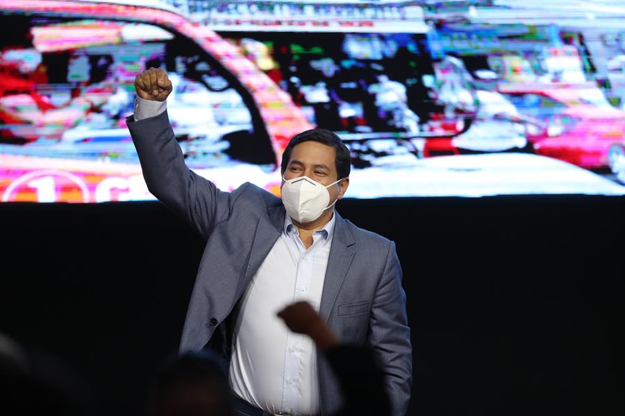 Arauz ganó las elecciones en Ecuador pero la presidencia se decidirá en segunda vuelta