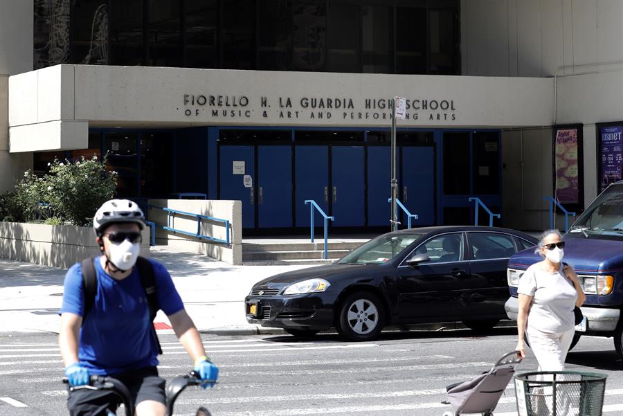 CDC recomiendan volver a clases con uso obligatorio de mascarillas