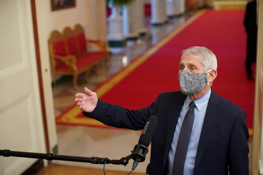 Fauci advierte que segunda dosis de la vacuna no debe retrasarse