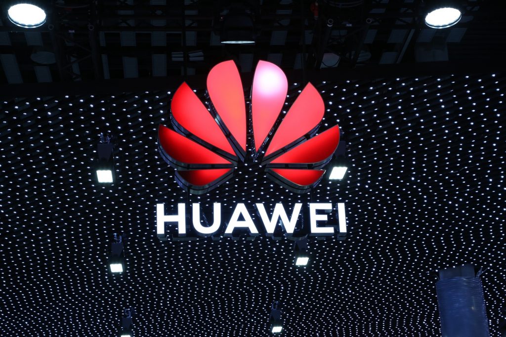 El fundador de Huawei quiere hablar con Biden