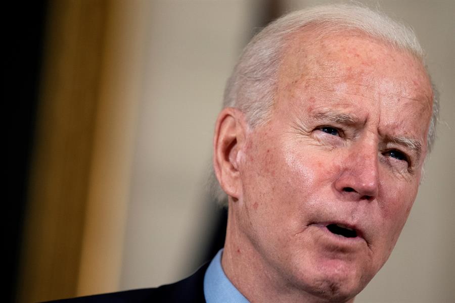 Biden descarta levantar las sanciones a Irán si continúa enriqueciendo uranio