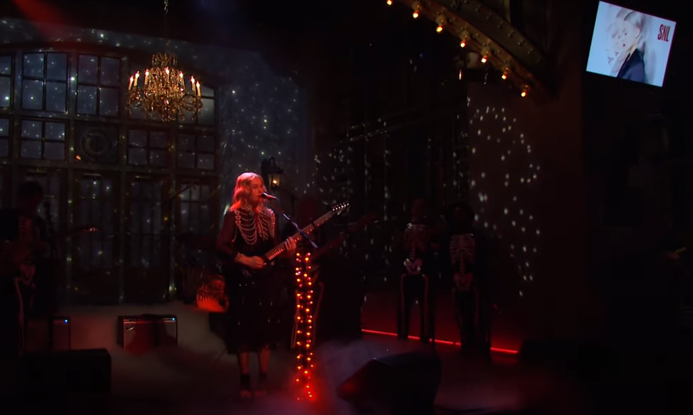 Phoebe Bridgers y su épica presentación en Saturday Night Live