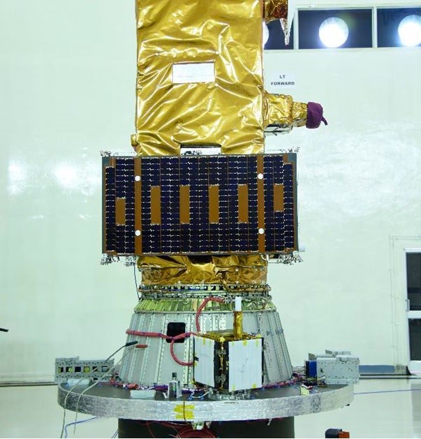 Brasil lanza su primer satélite para vigilar la Amazonía