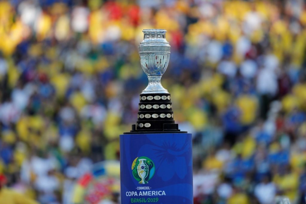 ¿Salud o público? El debate de la Eurocopa y Copa América