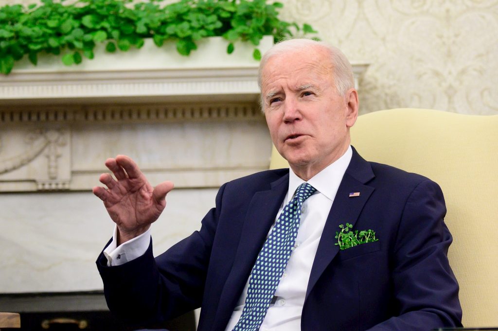 EEUU podría posponer retirada de sus tropas de Afganistán, reconoció Biden