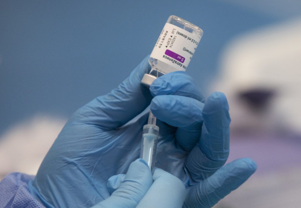 Las razones que dio la UE para impedir que AstraZeneca exporte sus vacunas