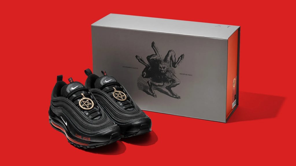 Las zapatillas Satan de Lil Nas X se vendieron en menos de un minuto