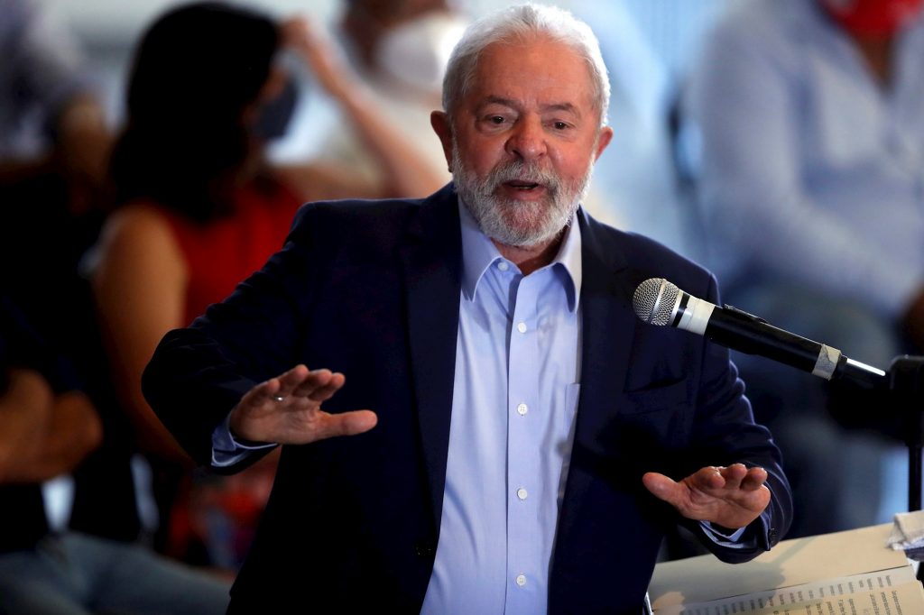 Lula pide no acatar "ninguna decisión imbécil" de Bolsonaro sobre la pandemia