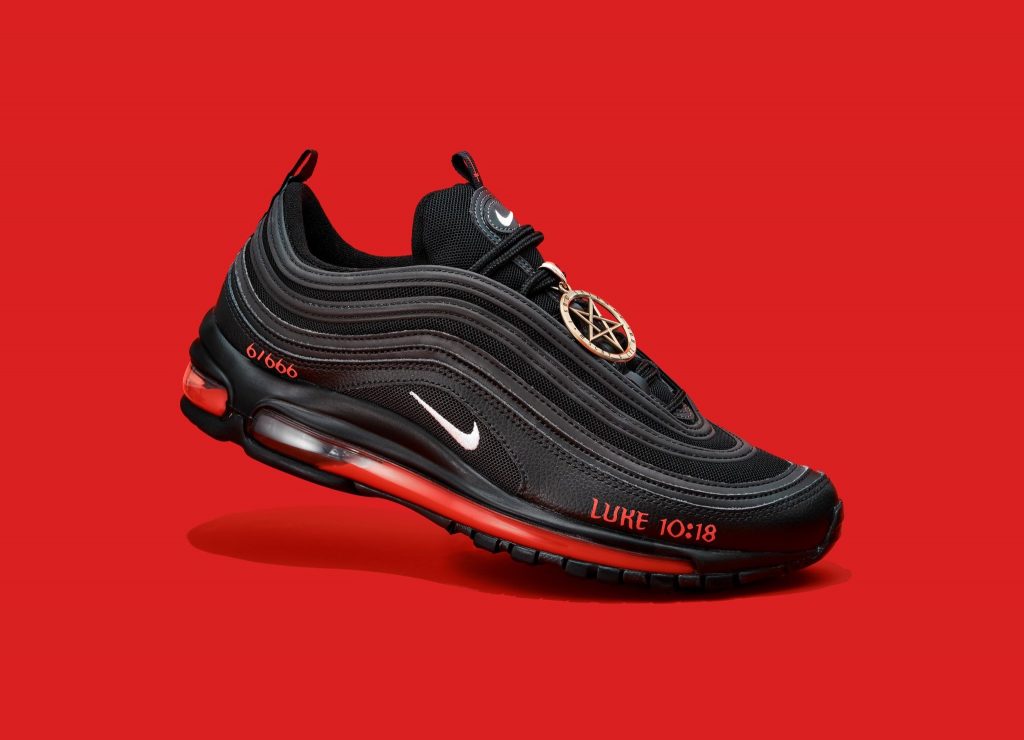 Nike presenta demanda contra los Satan Shoes de Lil Nas X