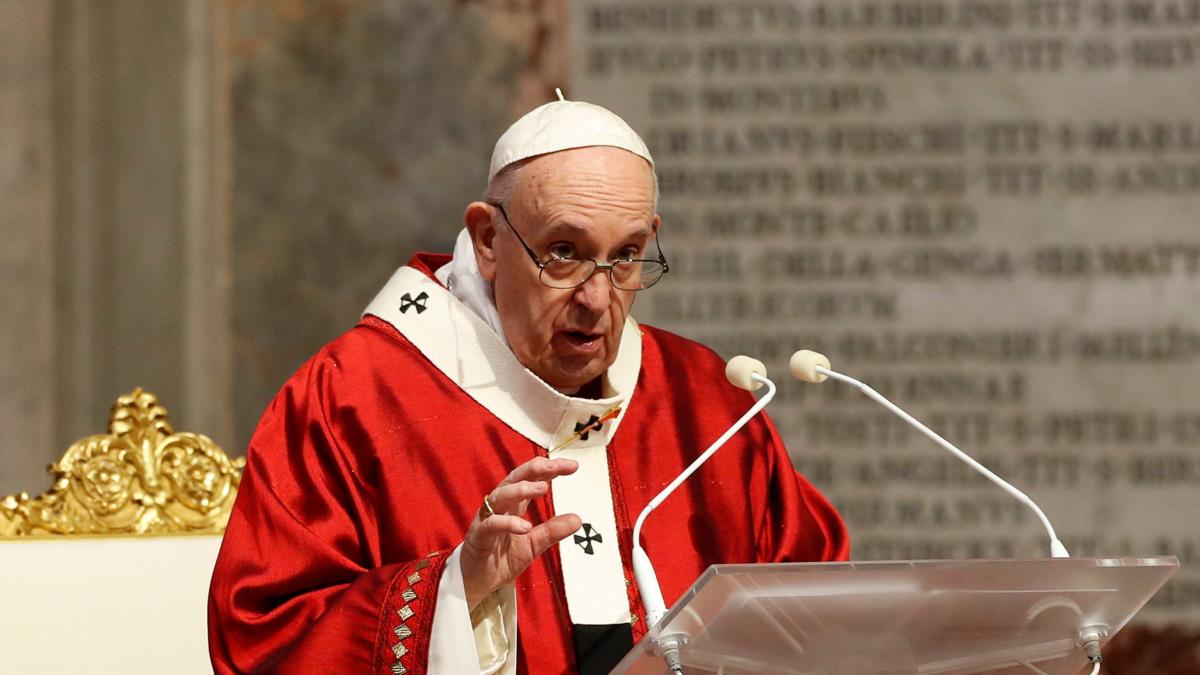 El papa Francisco denunció que las mafias están explotando la pandemia