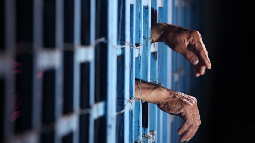 Denuncian "tratos crueles" contra opositor venezolano preso por incursión fallida