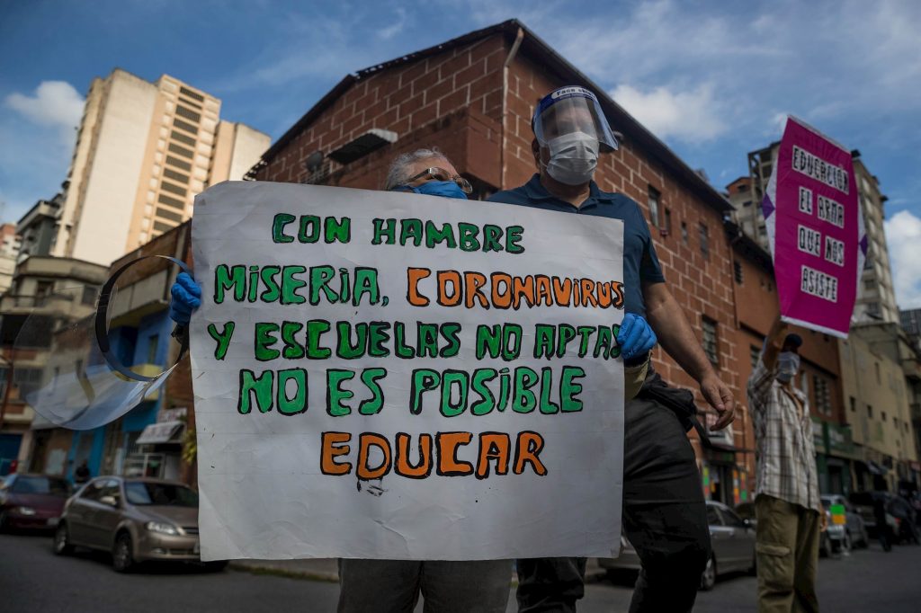 Oposición de Venezuela critica plan de empezar clases presenciales
