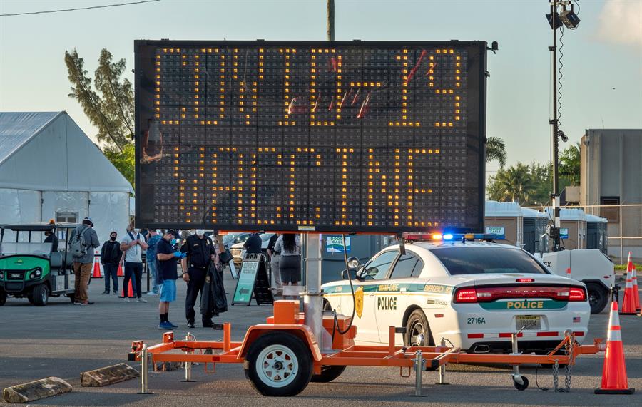 Florida registró el menor número de muertes por COVID-19 desde noviembre