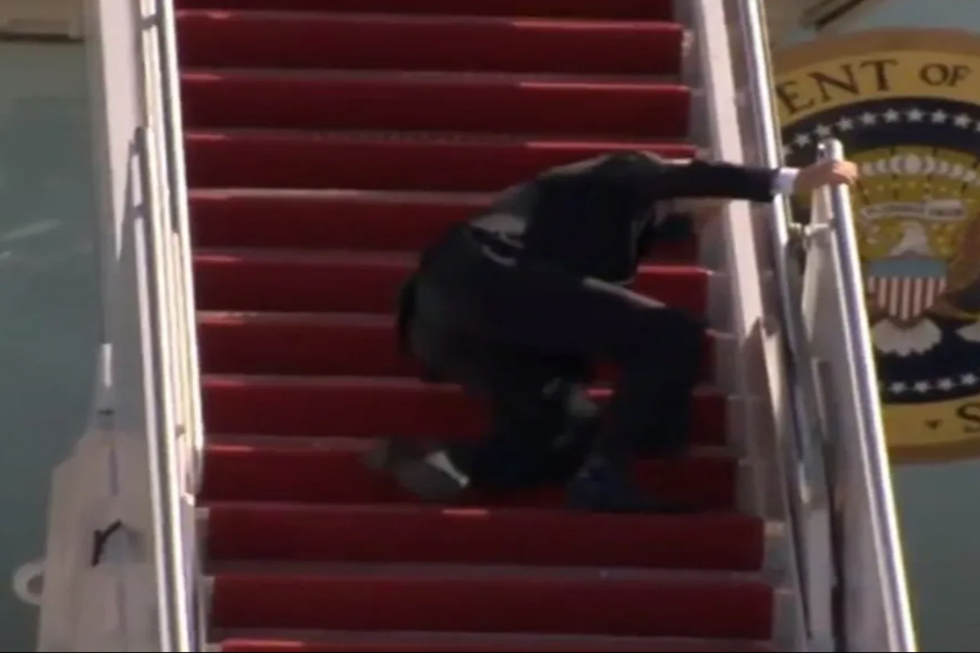 ¡Biden no es el único! Otros momentos vergonzosos de mandatarios de EEUU en el avión presidencial