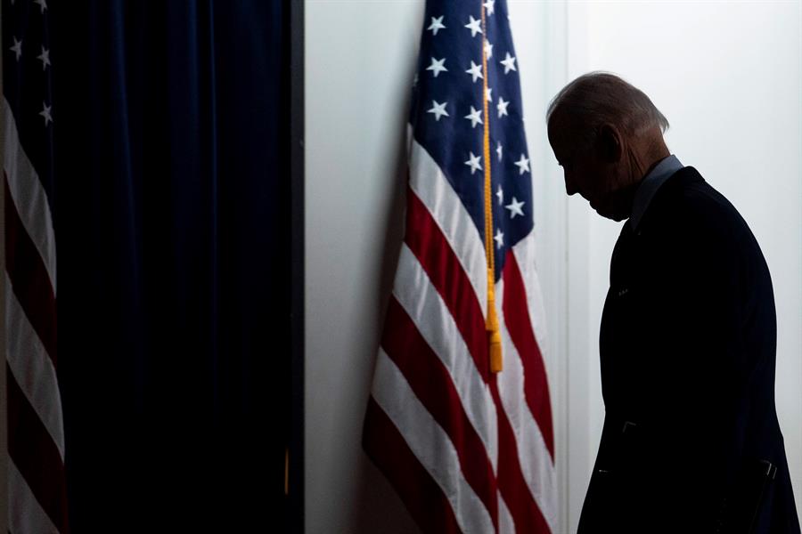 Biden admite que EEUU no está en condiciones ahora de mandar vacunas fuera