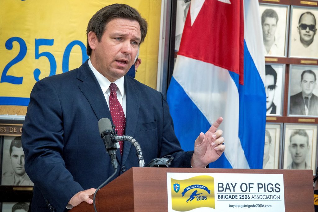 DeSantis pide calma después de que pidieran pausar la vacuna de Johnson & Johnson