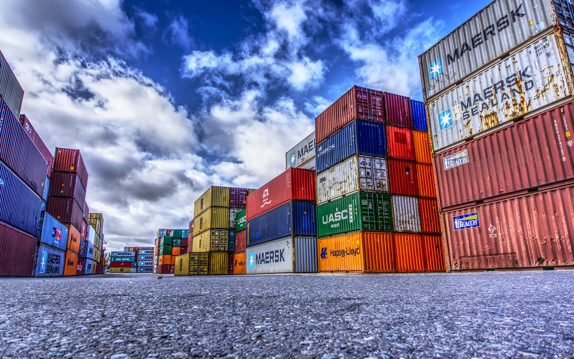 A USD 71.100 millones llegó el déficit comercial de EEUU en febrero, cifra mensual sin precedentes