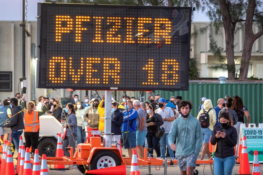 Florida registra un repunte de casos de COVID-19 tras el receso de primavera